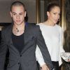 Casper Smart et Jennifer Lopez sortent de leur hôtel pour un rendez-vous en amoureux. New York, le 23 juillet 2012.
