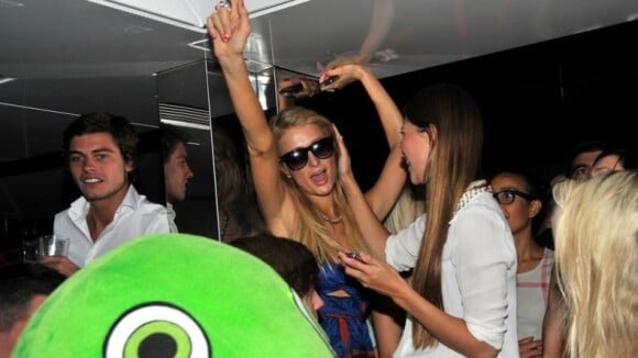Paris Hilton, gogo de luxe pour Taboo des Black Eyed Peas