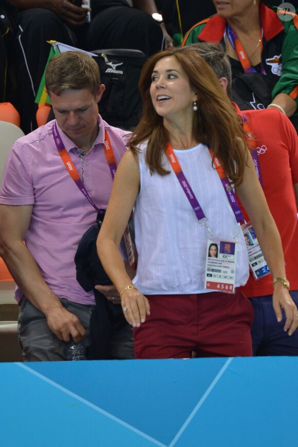 Le prince Frederik et la princesse Mary de Danemark étaient à l'Aquatics Centre de Londres le 29 juillet 2012 pour les épreuves de natation des Jeux olympiques 2012.