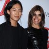 Alexander Wang, chouchou des modeuses, pose ici avec Carine Roitfeld en juin 2012