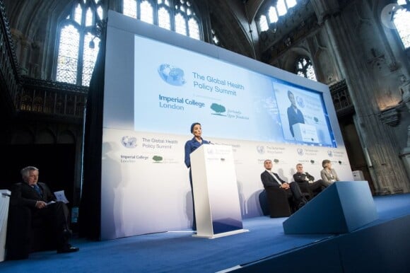 La cheikha Mozah bint Nasser Al Missned, présidente de la Qatar Foundation, lors du Global Health Policy Summit au palais Guildhall à Londres, le 1er août 2012