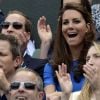Kate Middleton et le prince William ont acclamé la nette victoire d'Andy Murray sur Nicolas Almagro en quart de finale des Jeux olympiques, à Wimbledon, le 2 août 2012.