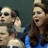 Kate Middleton et le prince William ont fait la ola pour Andy Murray et acclamé sa nette victoire sur Nicolas Almagro en quart de finale des Jeux olympiques, à Wimbledon, le 2 août 2012.
