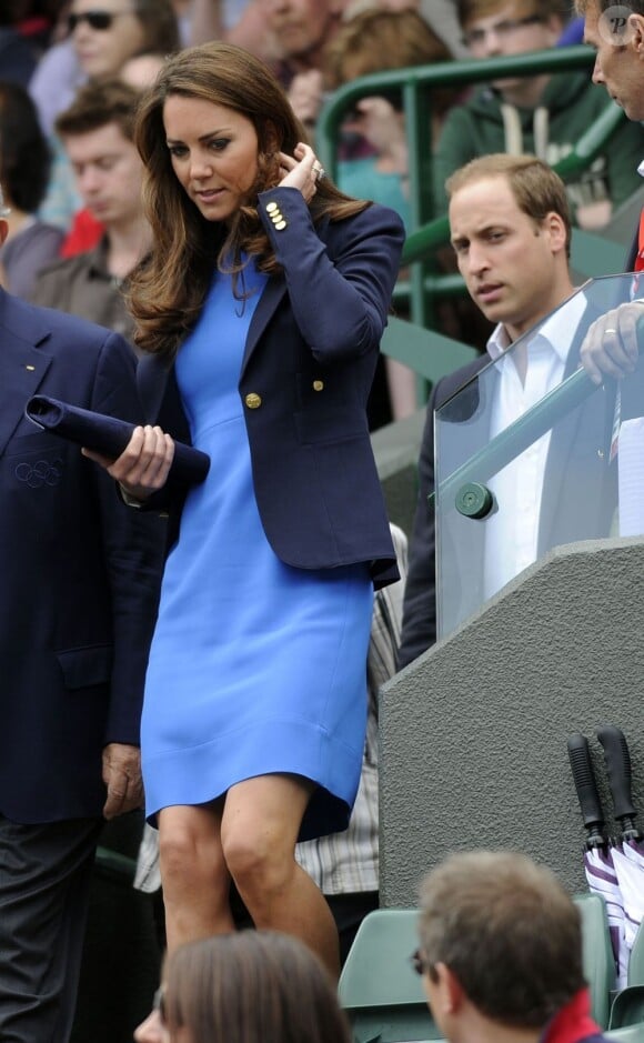 Kate Middleton et William ont fait la ola pour Andy Murray et acclamé sa nette victoire sur Nicolas Almagro en quart de finale des Jeux olympiques, à Wimbledon, le 2 août 2012.