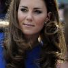 Kate Middleton, sublime dans sa robe Stella McCartney 'recyclée', et le prince William ont fait la ola pour Andy Murray et acclamé sa nette victoire sur Nicolas Almagro en quart de finale des Jeux olympiques, à Wimbledon, le 2 août 2012.