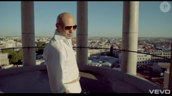 Pitbull dans le clip de Get it started