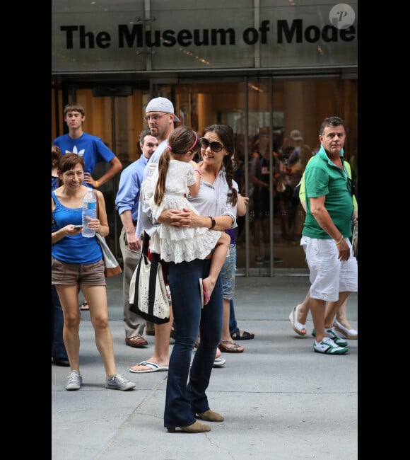 Katie Holmes a emmené sa fille Suri Cruise au Museum of Modern Art à New York le 6 août 2012