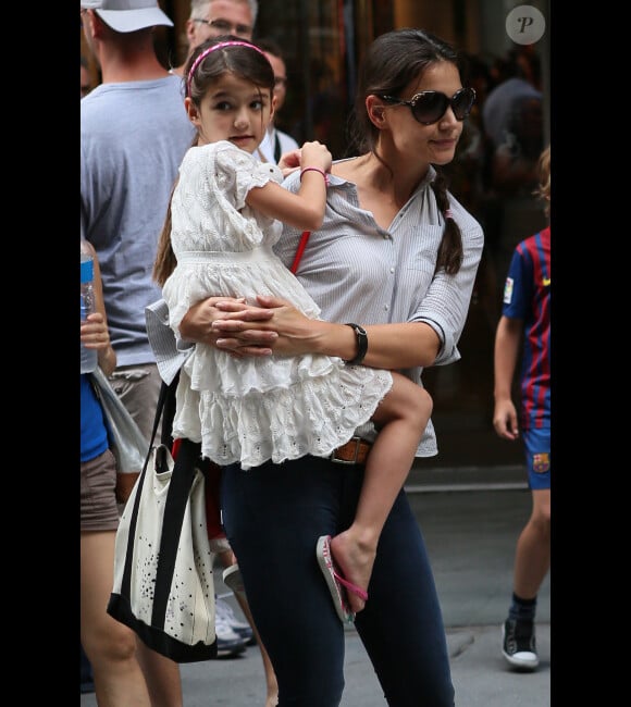 Katie Holmes a emmené son enfant Suri Cruise au Museum of Modern Art à New York le 6 août 2012