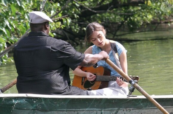 Keira Knightley sur le tournage du film Can a Song Save Your Life à New York le 7 août 2012