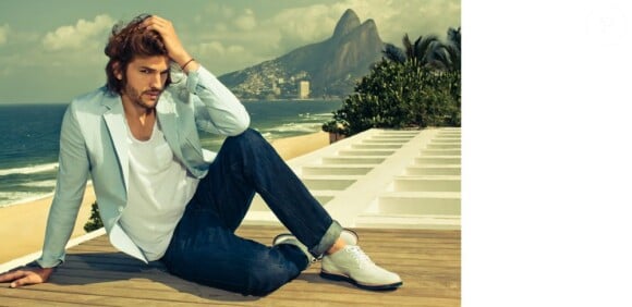 Ashton Kutcher, mannequin pour la campagne Colcci hiver 2012