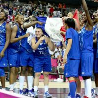 JO - Les Bleues du basket en finale: Dumerc et ses copines 'de ouf' s'éclatent !