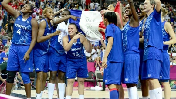 JO - Les Bleues du basket en finale: Dumerc et ses copines 'de ouf' s'éclatent !