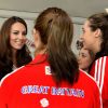 Kate Middleton en visite au Team GB au village olympique le 9 août 2012 lors des JO de Londres.