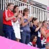 Kate Middleton, plus que jamais fan de hockey, son sport de prédilection, a eu l'occasion de bondir de joie une foie de plus aux JO de Londres, vendredi 10 août 2012, grâce à la médaille de bronze décrochée par les hockeyeuses britanniques face à la Nouvelle-Zélande.