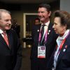 La princesse Anne et son époux Timothy Laurence avec le président du CIO Jacques Rogge lors de la cérémonie de clôture des Jeux olympiques de Londres le 12 août 2012.