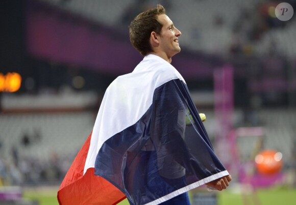 Renaud Lavillenie est devenu vendredi 10 août 2012 aux JO de Londres le premier champion olympique de l'athlétisme français depuis Jean Galfione en 1996, en remportant le concours de saut à la perche avec une barre à 5m97.