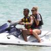 Doutzen Kroes et son époux Sunnery James se sont amusés sur un jet-ski dans les eaux chaudes de Miami. Le 16 août 2012