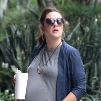 Drew Barrymore : Le bidon à l'air, la future maman se néglige