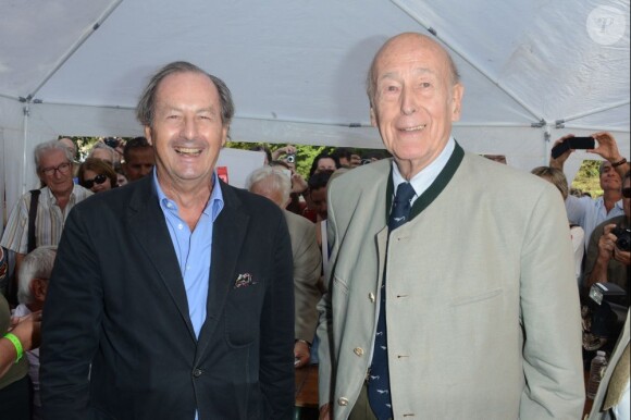 Jean-Marie Rouart et Valéry Giscard d'Estaing durant la 17e édition de la Forêt des livres à Chanceaux-Près-Loche le 26 août 2012