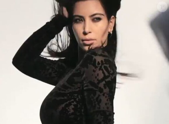 Kim Kardashian, au sommet de son art pour Nick Knight et le numéro d'automne 2012 de V Magazine.