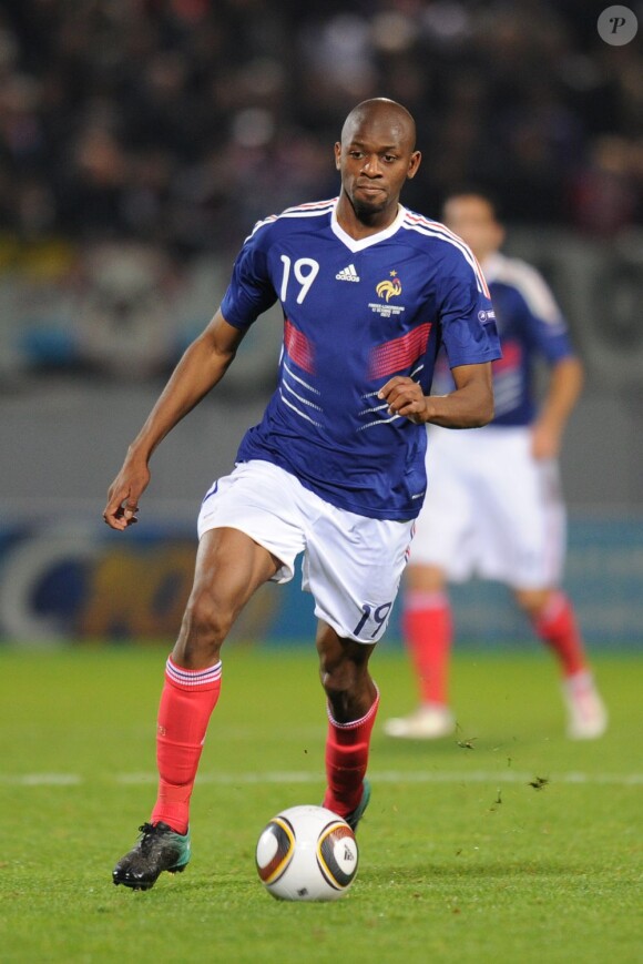 Abou Diaby lors du match France - Luxembourg au Stade Saint-Symphorien à Metz le 12 octobre 2010