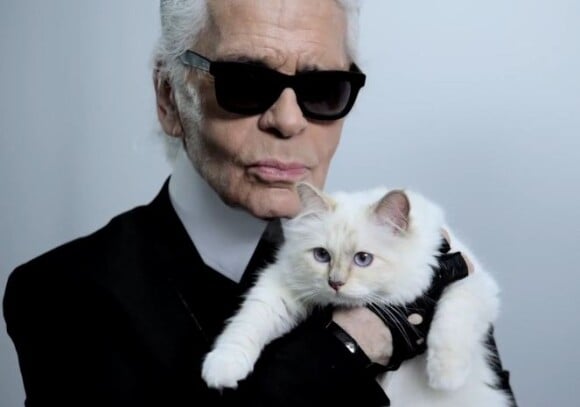 Karl Lagerfeld et son chat, Choupette, posent pour Net-A-Porter.