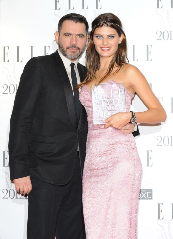 Roland Mouret et Isabeli Fontata lors des Elle Style Awards 2012 à Londres. Le 13 février 2012.