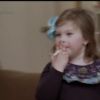 L'émission de télé-réalité américaine Toddlers & Tiaras où l'on voit une petite candidate pour un concours de mini miss faire semblant de fumer : la fillette s'entraîne chez elle à fumer "pour de faux"