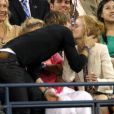 Baiser fougueux entre Nicole Kidman et Keith Urban, pris dans la Kiss Cam de l'Arthur Ashe Stadium lors de la rencontre entre Andy Roddick et Bernard Tomic. New York, le 31 août 2012.