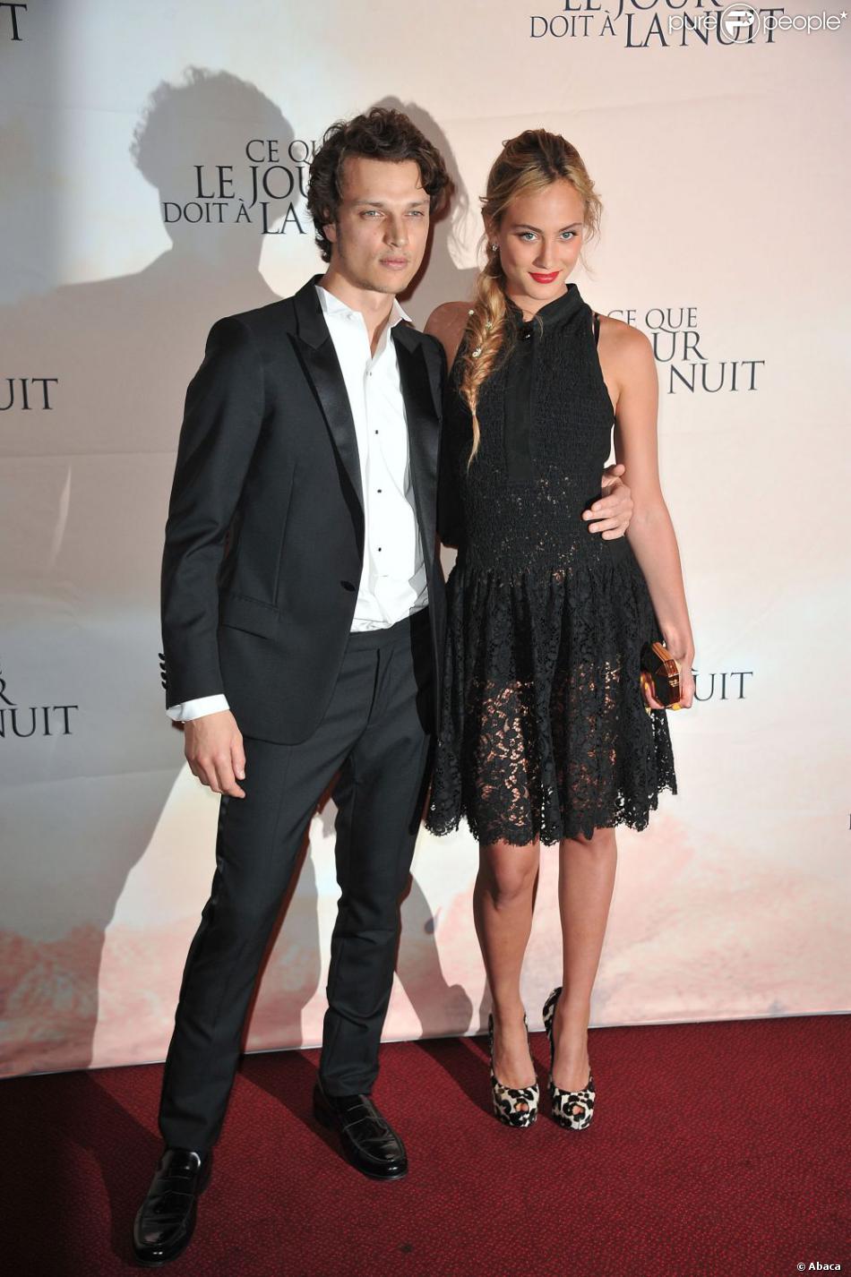 Fu'ad Ait Aattou et Nora Arnezeder lors de l'avant-première du film Ce ...