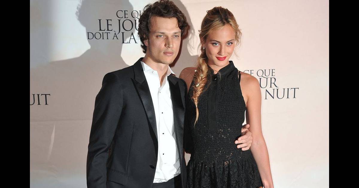 Fu'ad Ait Aattou et Nora Arnezeder lors de l'avant-première du film Ce ...