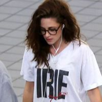 Kristen Stewart : En route pour l'enfer, armée du T-shirt de Robert Pattinson