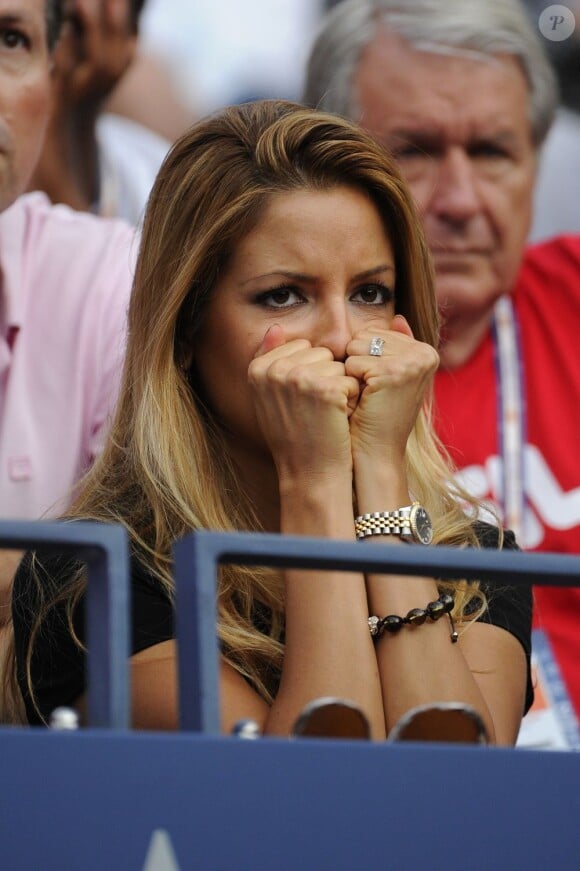 Biljana Sesevic regarde avec anxiété le match de son mari Janko Tipsarevic face à David Ferrer en quart de finale de l'US Open le 6 septembre 2012 à New York