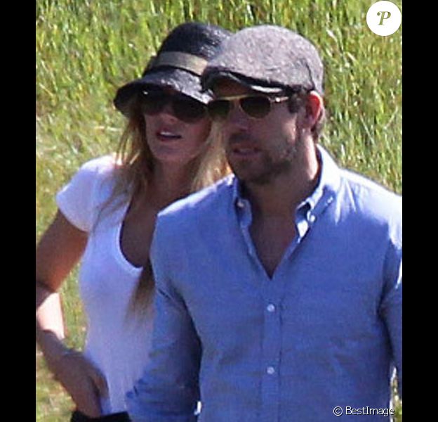 Blake Lively et Ryan Reynolds amoureux, en mars 2012 à los Angeles