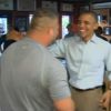 Barack Obama se rend dans une pizzeria de Floride, le dimanche 9 septembre 2012 dans le cadre de sa campagne à l'élection présidentielle.