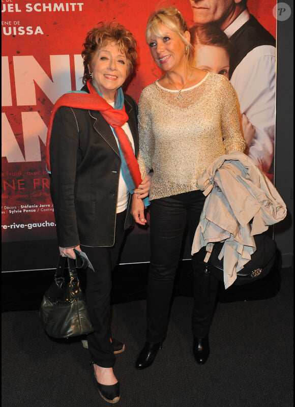 Marthe Mercadier et sa fille à la première de la pièce Anne Frank au Théâtre Rive Gauche à Paris, le 11 septembre 2012.