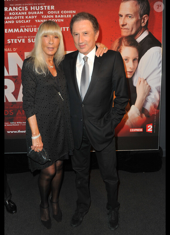 Michel Drucker et son épouse Dany Saval à la première de la pièce Anne Frank au Théâtre Rive Gauche à Paris, le 11 septembre 2012.