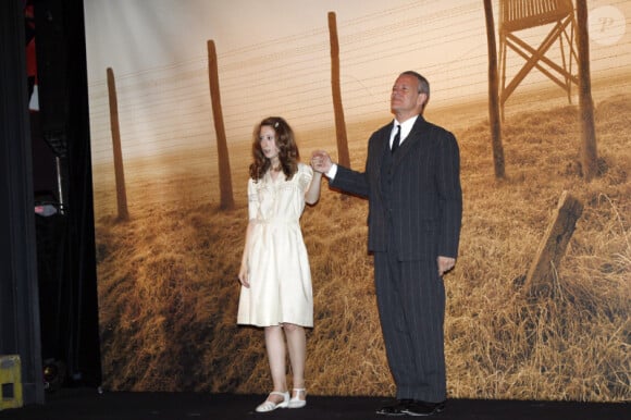Francis Huster et Roxane Durán de la pièce Anne Frank au Théâtre Rive Gauche à Paris, le 11 septembre 2012.