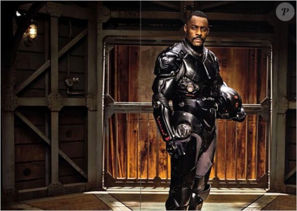 Idris Elba dans Pacific Rim de Guillermo del Toro.