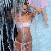 Candice Swanepoel sexy en bikini lors d'un shooting Victoria's Secret. Miami septembre 2012