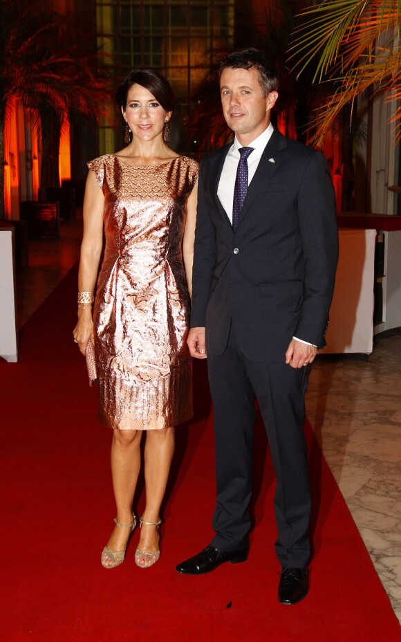 Le prince Frederik et la princesse Mary de Danemark lors d'un dîner de gala du 17 septembre 2012 au Jockey Club de Sao Paulo au cours de leur visite au Brésil.
