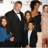 Luc Besson et son épouse Virginie Silla, entourés de leurs filles Thalia et Sateen, de leur fils Mao, ainsi que de la fille de Luc, Juliette, lors de la soirée d'inauguration de la Cite du Cinéma à Saint Denis le 21 septembre 2012