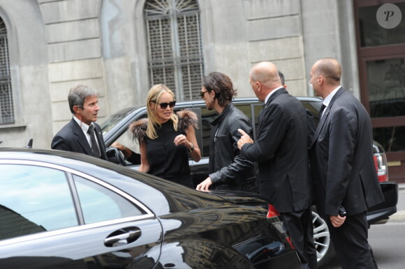 Sharon Stone et son boyfriend Martin Mica : photographiés à la sortie des urgences à l'hôpital à Milan le 22 septembre 2012 en Italie