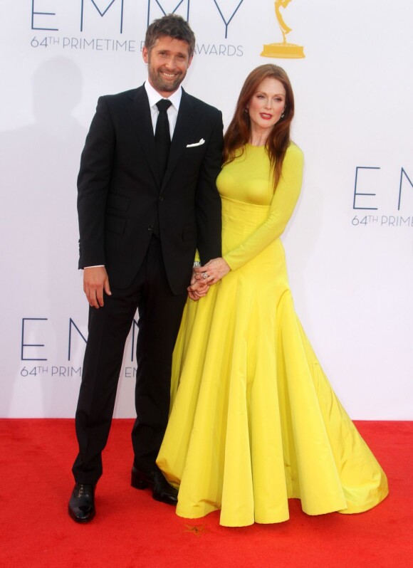 Bart Freundlich et Julianne Moore à la 64eme ceremonie des Emmy Awards à Los Angeles, le 23 septembre 2012.