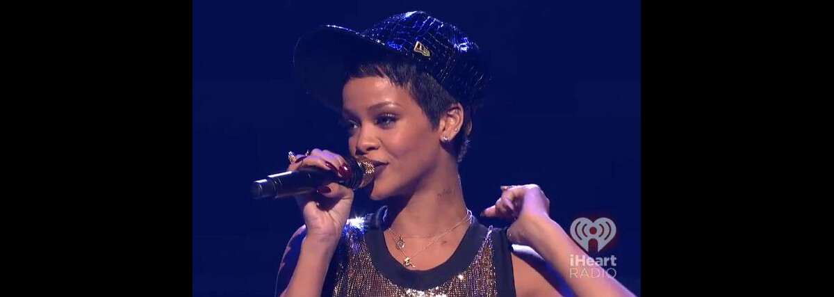 Vidéo : Rihanna interprète Cockiness sur la scène du MGM Grand Garden ...