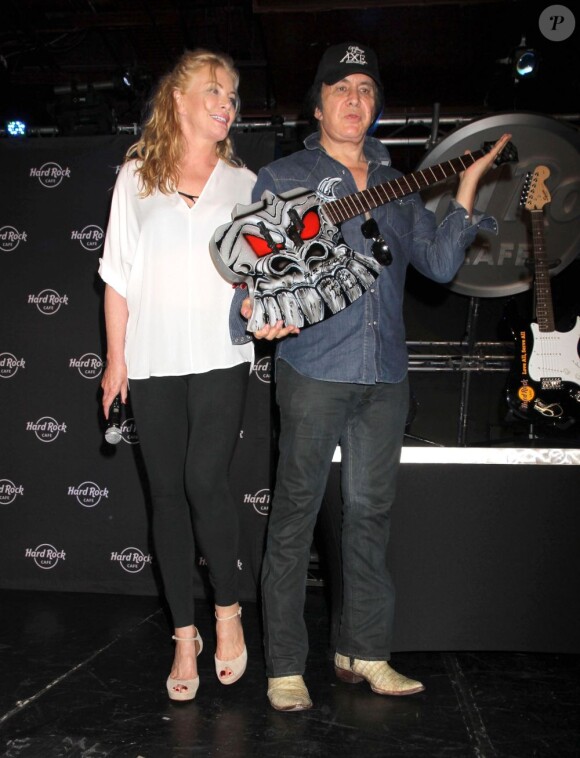 Gene Simmons et sa femme Shannon Tweed le 11 août 2012 à Las Vegas