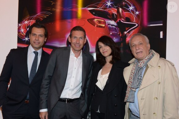 Laurent Laffite, Till Conrad, Zabou Breitman et François Berléand à la soirée A-Mazing pour le lancement de la nouvelle Mercedes Classe A au Point Ephémère à Paris le 26 septembre 2012