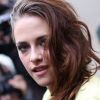 Kristen Stewart arrive au défilé Balenciaga printemps-été 2013. Paris, le 27 septembre 2012.