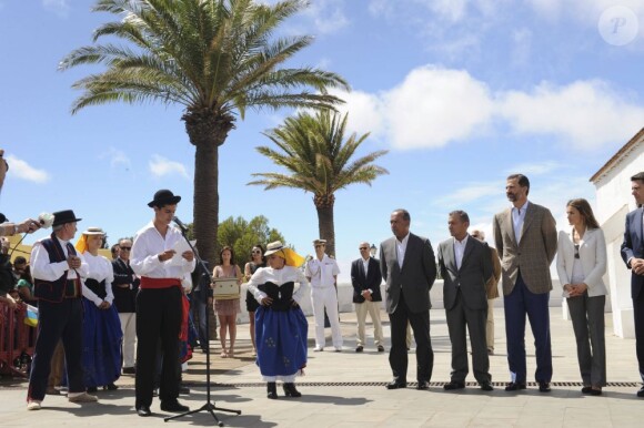 Felipe et Letizia d'Espagne en visite sur l'île de La Gomera, dans les Canaries, le 27 septembre 2012 à l'occasion de la Journée mondiale du tourisme.