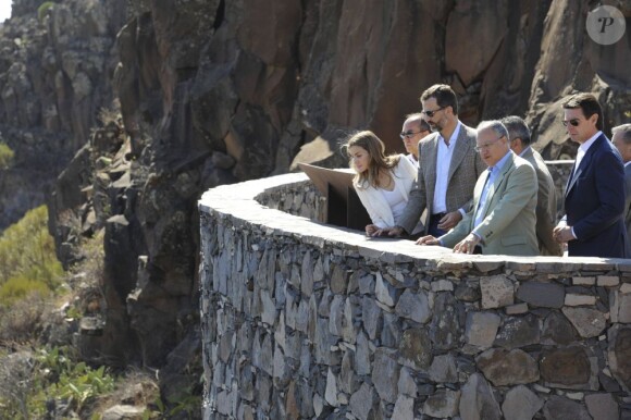 Le prince Felipe et la princesse Letizia en visite sur l'île de La Gomera, dans les Canaries, le 27 septembre 2012 à l'occasion de la Journée mondiale du tourisme.